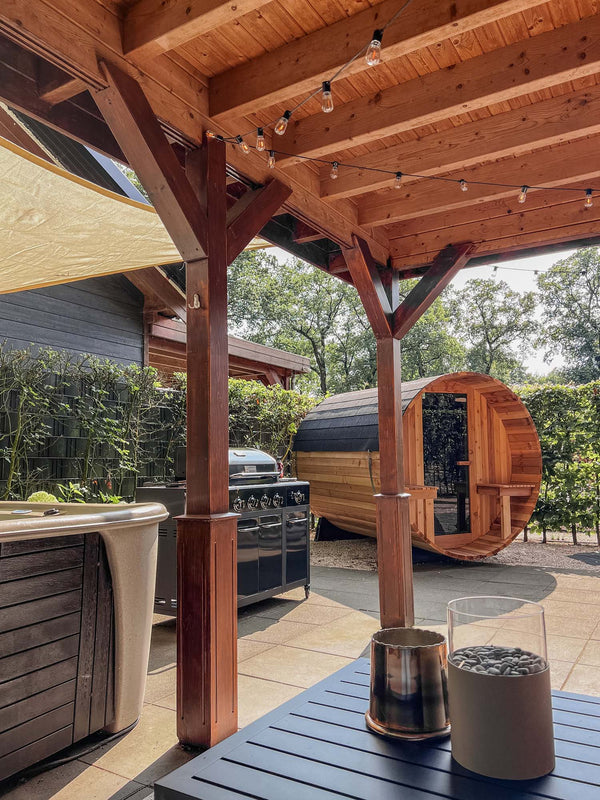 Privé jacuzzi bij bungalow op Vakantiepark De Eikensingel, Veluwe